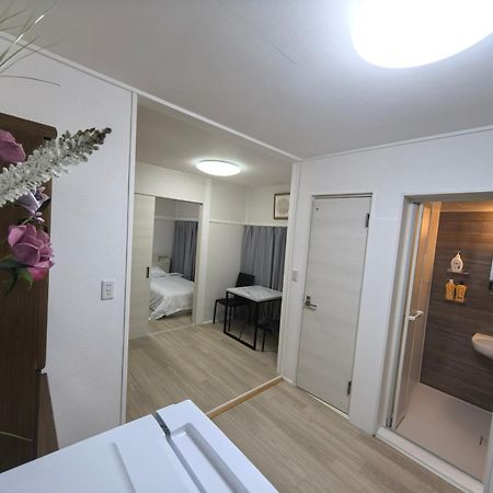 Uhome Tsubame Apartment Tokyo Bagian luar foto