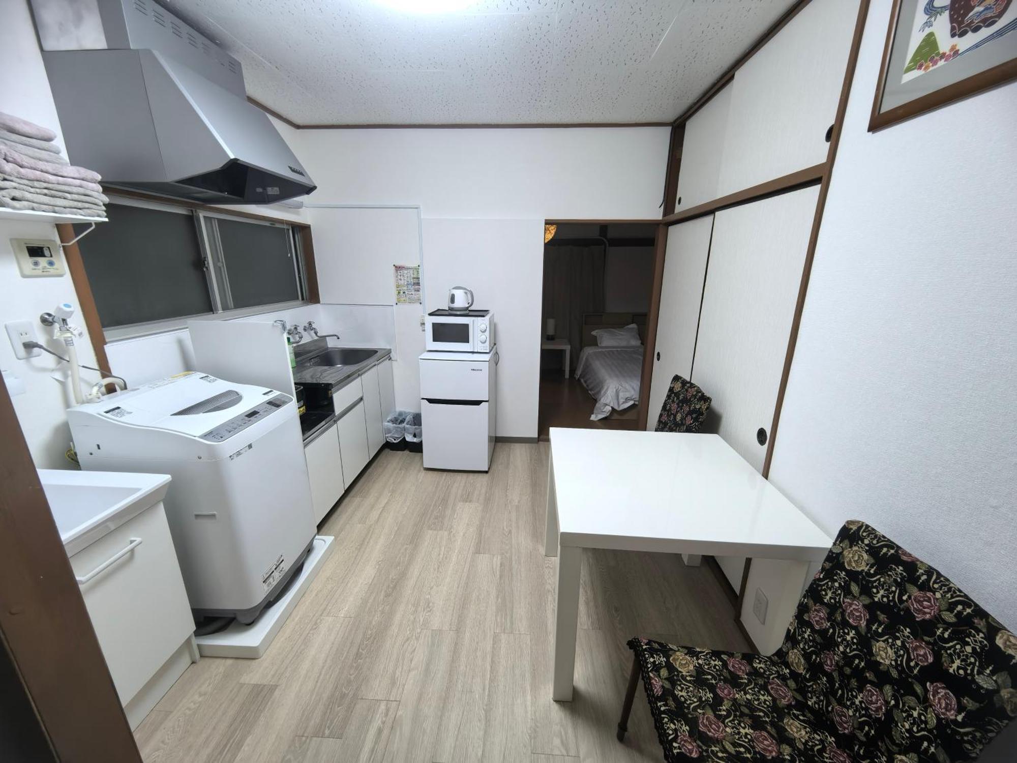 Uhome Tsubame Apartment Tokyo Bagian luar foto